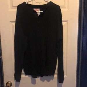 Levi’s Henley Raw-Hem Tee